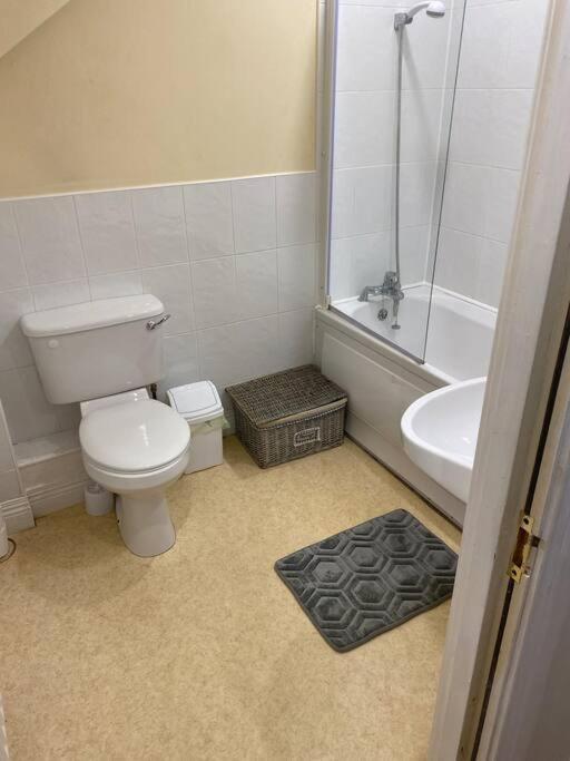 2 Bed Cosy Apartment In Heart Of Mullingar. Eksteriør bilde